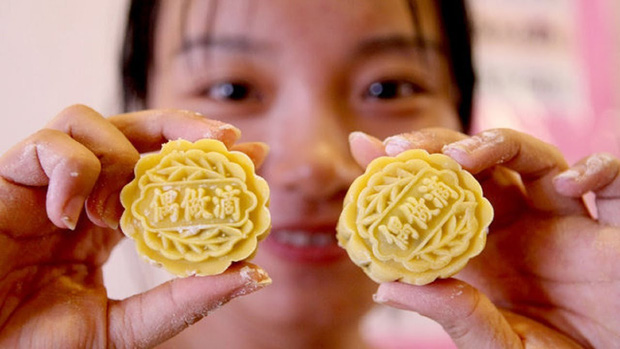 Bánh Trung thu là chân ái của bao người nhưng có 4 nhóm người nên cẩn thận khi ăn nếu không có thể gây hại cho sức khỏe - Ảnh 1.