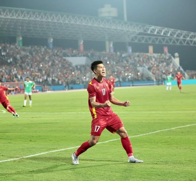 Mạnh Dũng từ chàng cầu thủ bị hoài nghi đến người hùng tạo ra bàn thắng mang về HCV SEA Games: Nhân tố kỳ lạ lọt vào mắt xanh của thầy Park và cú đánh đầu để đời - Ảnh 3.