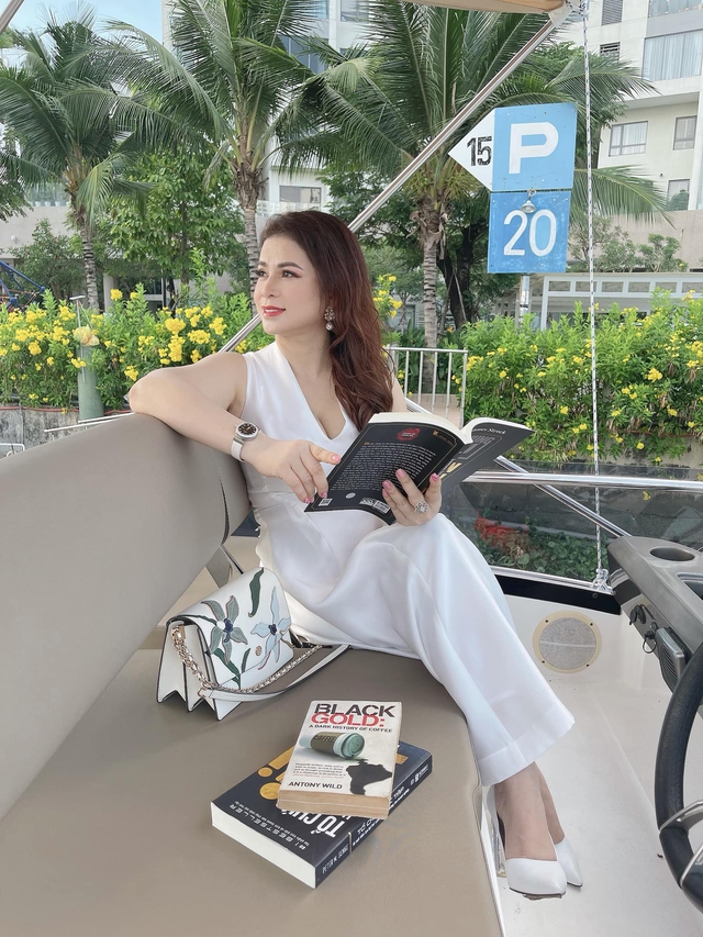 Hình ảnh mới nhất của vợ cũ vua cà phê Trung Nguyên: Nhan sắc ở tuổi 50 có còn thu hút? - Ảnh 6.