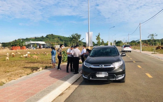 Nghịch lý giá bất động sản tăng nhưng thanh khoản không tăng, lộ rõ bong bóng cục bộ - Ảnh 1.