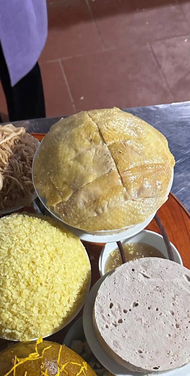  Đĩa thịt gà viral nhất mạng xã hội hôm nay: Đến từ quê hương của Sơn Tùng M-TP, nhìn qua là tròn mắt vì nghệ thuật sắp xếp đỉnh cao - Ảnh 3.