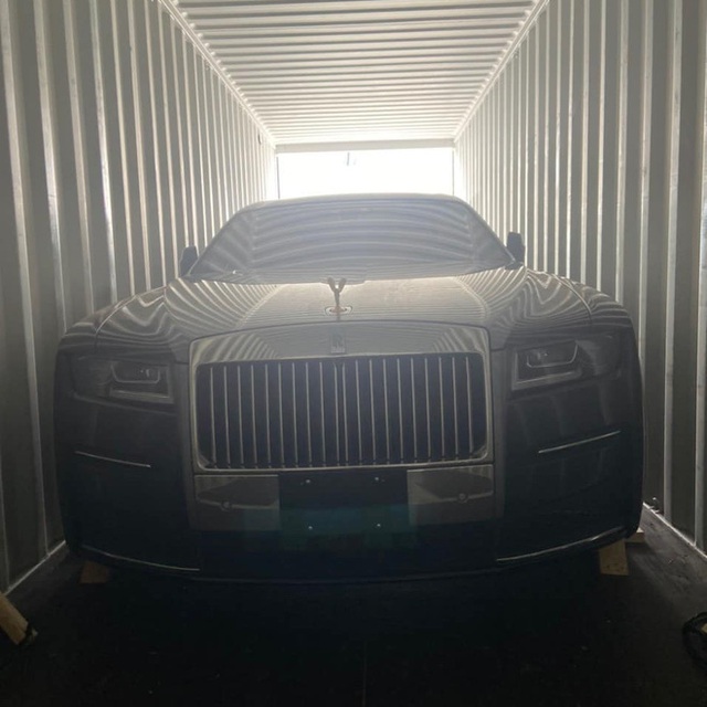 Khui công Rolls-Royce Ghost 2021 thứ 2 Việt Nam: Nhiều chi tiết hàng độc thể hiện độ chịu chơi của đại gia sở hữu - Ảnh 1.