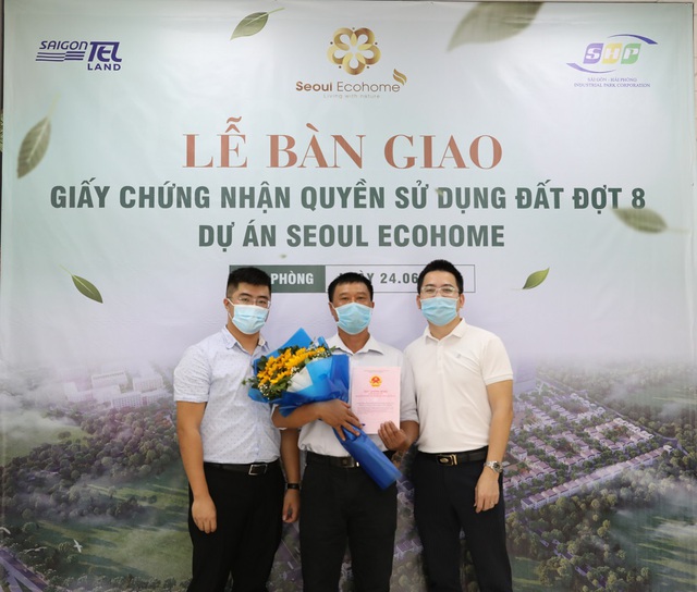 Chủ đầu tư dự án Seoul Ecohome bàn giao sổ đỏ đợt 8 cho cư dân - Ảnh 1.