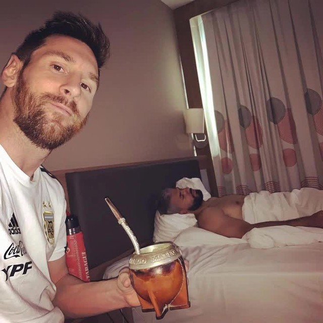 Thức uống thần dược theo chân Messi suốt mùa World Cup, tuy nhiên không phải ai cũng nếm được loại nước này - Ảnh 7.