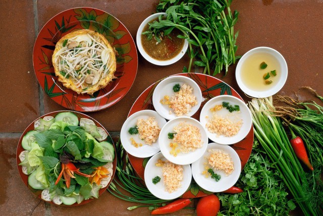  Tạp chí Vogue: Ngoài phở và bánh mì, còn 22 món ăn Việt Nam nhất định phải thử - Ảnh 2.