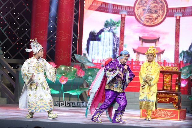 Táo Quân 2022 ghi hình: Tự Long chiếm spotlight vì làm Táo Mạng, Vân Dung nhảy vũ điệu ngoáy mũi gợi nhắc test COVID-19 - Ảnh 1.