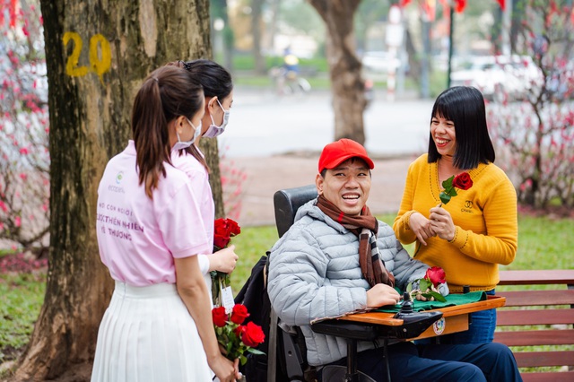 Hé lộ “nhân vật” được Ecopark tỏ tình bằng 99.999 bông hoa hồng trong Valentine? - Ảnh 5.