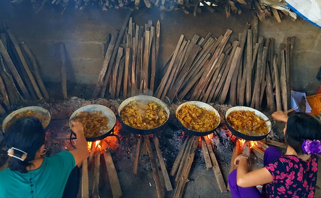 Các làng nghề của Huế rực rỡ mỗi khi Tết đến xuân về - Ảnh 13.