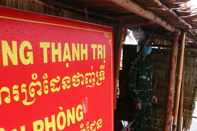 BIÊN CƯƠNG TÂY NAM: Đợi hết dịch, con sẽ về gửi lại trên bàn thờ bố chiếc khăn tang… - Ảnh 11.