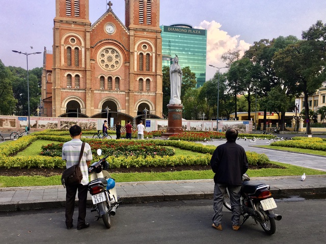 Nới lỏng giãn cách xã hội: Hân hoan đấy, nhưng đừng chủ quan! - Ảnh 4.