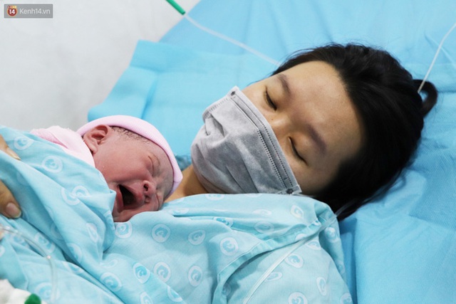 Chùm ảnh: Những thiên thần nhỏ chào đời trong thời khắc đầu tiên của năm mới 2021 - Ảnh 24.