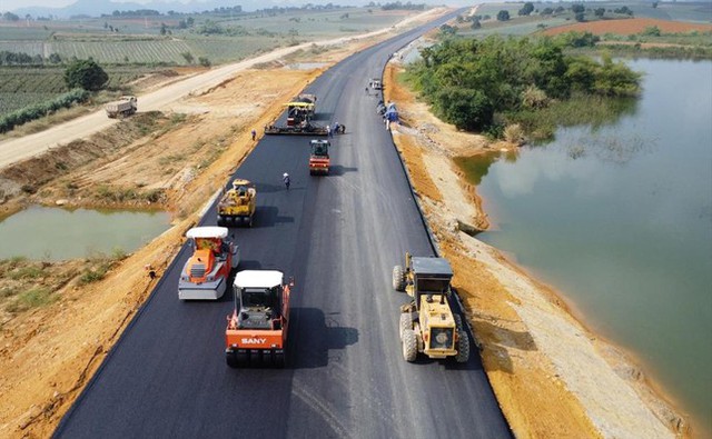 Lý do 3 gói thầu lớn dự án cao tốc Bắc - Nam chưa chọn xong nhà thầu - Ảnh 1.