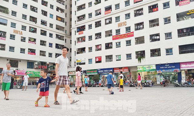 Yêu cầu làm ‘sổ đỏ’ cho khu chung cư vạn dân ở Hà Nội - Ảnh 1.