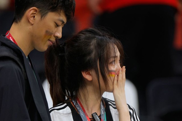 Fan nữ đẫm lệ chứng kiến tuyển Đức mùa World Cup thứ 2 liên tiếp rụng ở vòng bảng - Ảnh 3.