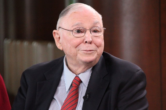 Tỷ phú Charlie Munger từng đố kỵ với Warren Buffett khẳng định: Thế giới không được điều khiển bởi lòng tham mà bởi sự ghen tị - Ảnh 1.