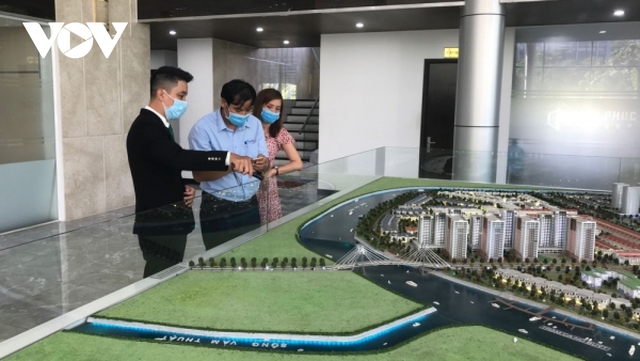 Đề xuất cấm môi giới cá nhân hoạt động độc lập: Bớt thổi giá, gây sốt ảo bất động sản - Ảnh 1.