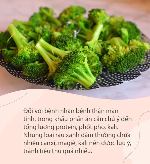 Các loại rau xanh đậm rất ngon và bổ dưỡng, nhưng 2 đối tượng này cần cẩn trọng khi ăn kẻo khiến bệnh thêm nặng - Ảnh 2.