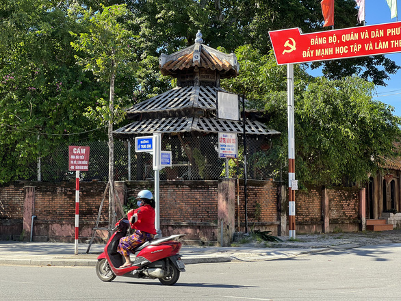 Thêm một công trình trái phép ‘ồn ào’ bị tháo dỡ - Ảnh 1.