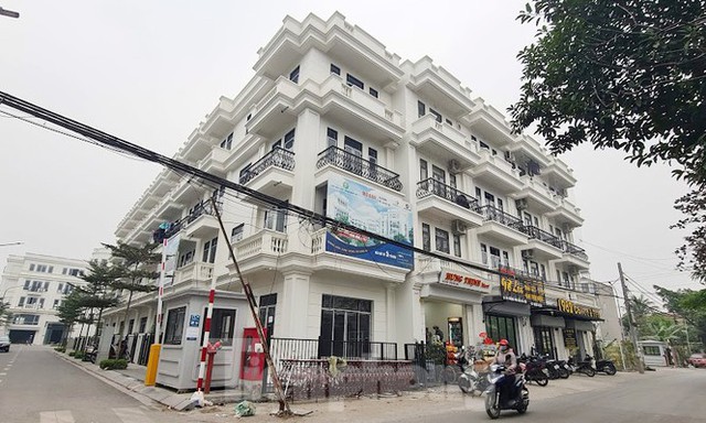 Cận cảnh nở rộ biệt thự, liền kề tại Hà Nội bóp méo quy hoạch - Ảnh 1.