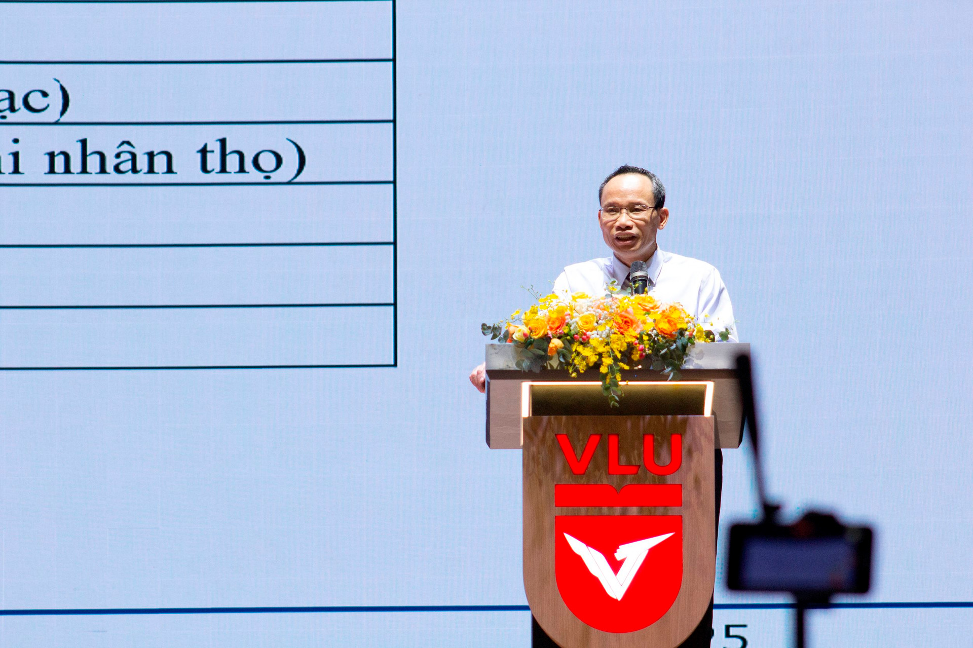 Huy động vốn qua kênh cổ phiếu mỗi năm chỉ được 100 nghìn tỷ, tương đương 1 ngân hàng tầm trung - Ảnh 1.