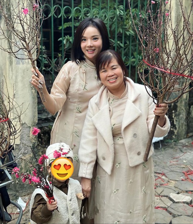  Bố mất sớm, mẹ một mình vất vả nuôi con, đôi vợ chồng báo hiếu mẹ cơ ngơi khang trang, sống tươi vui mỗi ngày - Ảnh 4.