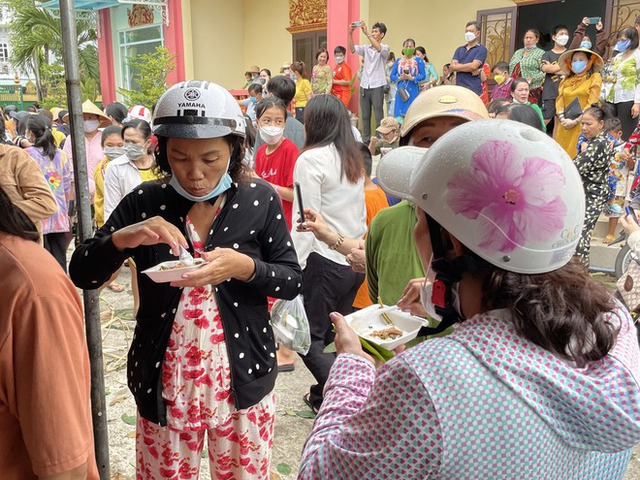 Độc đáo khu chợ đồ ăn, thảo dược ở Miền Tây chỉ giao dịch bằng... lá cây - Ảnh 7.