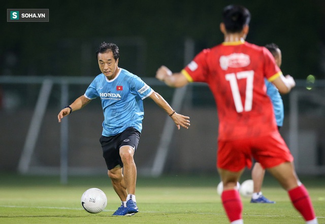 Phó tướng hóa ra đã thay HLV Park Hang-seo chỉ đạo ĐTVN thi đấu từ lâu! - Ảnh 1.