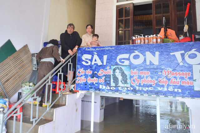 Từ một người con Hà Tĩnh lớn lên cùng lũ lụt: Trẻ con cũng được học buộc cửa chống gió, cả làng “không nhà nào là nhà riêng” khi lũ về và câu chuyện gói mỳ tôm cứu nạn - Ảnh 3.