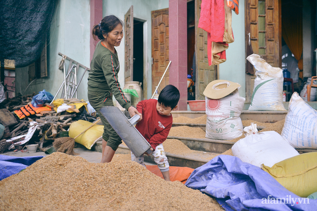 Ký ức người chết hụt trong trận “đại hồng thủy” 70 năm mới thấy một lần: Trải nghiệm cận tử của em bé 4 tuổi, 3 tấn thóc mọc mầm và tinh thần “còn da lông mọc, còn chồi lên cây” - Ảnh 15.