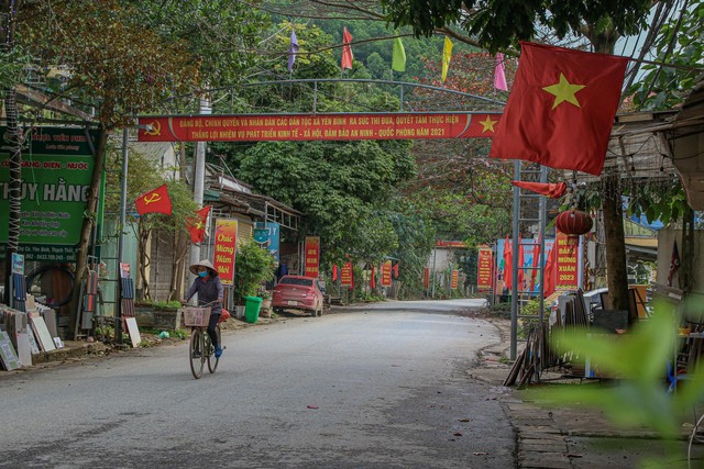 [Photo Essay] Cận cảnh loạt dự án lớn bậc nhất khu vực Xuân Mai - Hoà Lạc - Ảnh 3.