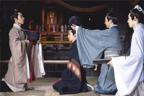  Cổ nhân nói “Tứ không sờ”: Ngoài đầu nam giới, eo phụ nữ, còn 2 thứ cho tiền cũng đừng thử - Ảnh 1.