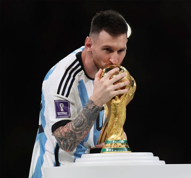 Sợi dây đỏ bí ẩn mang lại may mắn cho Messi tại World Cup cuối cùng trong sự nghiệp - Ảnh 11.