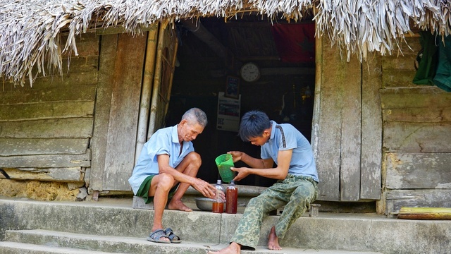 Bỏ việc lương 10 triệu, chàng trai về quê trồng rau, nuôi gà: Bình yên nhưng không dễ dàng - Ảnh 10.