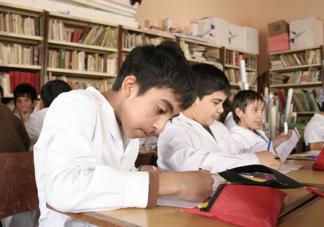 Giáo dục ở Argentina: Học 4 tiếng/ngày, bóng đá thịnh hành trong các trường - Ảnh 1.