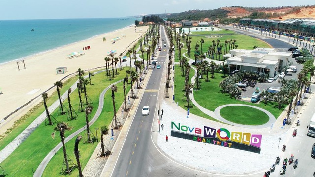 Du khách tấp nập khám phá loạt tiện ích vừa ra mắt tại NovaWorld Phan Thiet - Ảnh 1.
