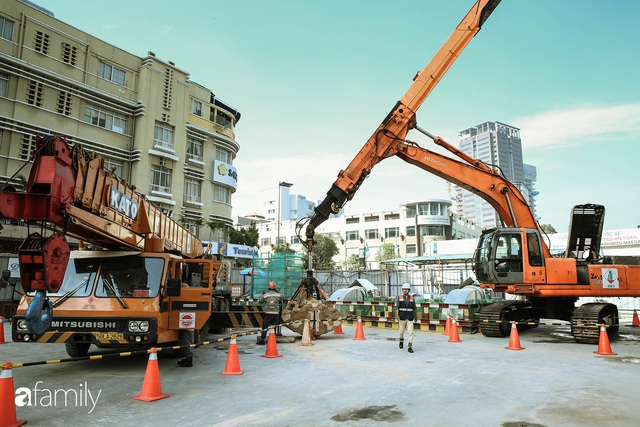 Người Sài Gòn choáng ngợp trước khung cảnh đại lộ Lê Lợi - Nguyễn Huệ - Đồng Khởi đẹp như trong mơ sau khi gỡ rào chắn để xây ga ngầm Metro - Ảnh 4.