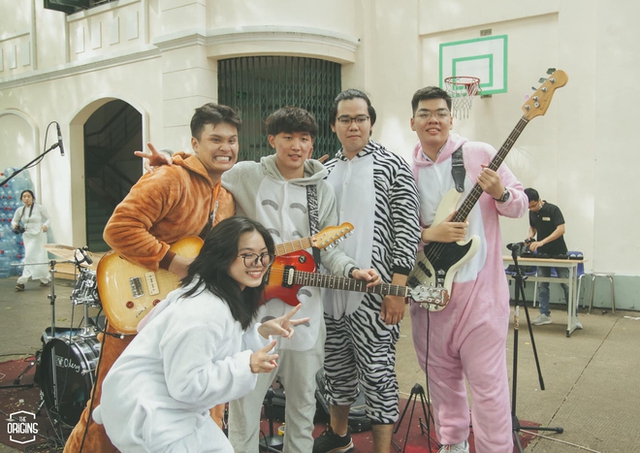 Ngôi trường cấp 3 nhiều tuổi nhất Việt Nam: Kiến trúc cổ điển đẹp như châu Âu, dàn cựu học sinh toàn tên nổi tiếng - Ảnh 13.