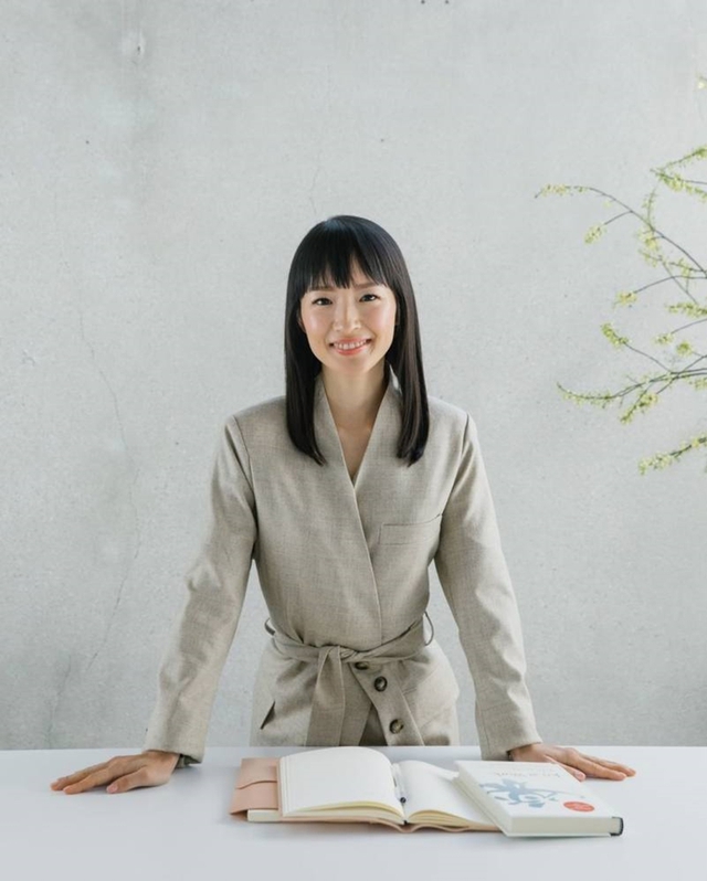 Marie Kondo và hành trình thần kỳ xây dựng khối tài sản trị giá 8 triệu USD chỉ từ công việc dọn dẹp - Ảnh 1.