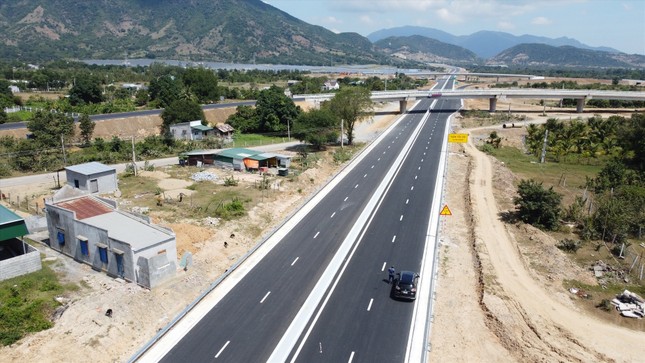 Thủ tướng dự khánh thành cao tốc Nha Trang - Cam Lâm, Vĩnh Hảo - Phan Thiết - Ảnh 2.