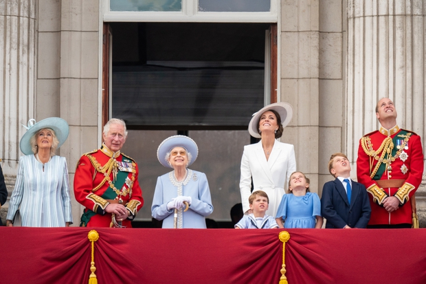  Cuộc đời lẫy lừng của Nữ hoàng Elizabeth II - vị quân vương trị vì 70 năm đã trở thành biểu tượng nước Anh - Ảnh 19.