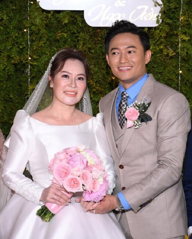 Cuộc sống viên mãn của Quý Bình bên người vợ tài giỏi, hơn 7 tuổi - Ảnh 1.