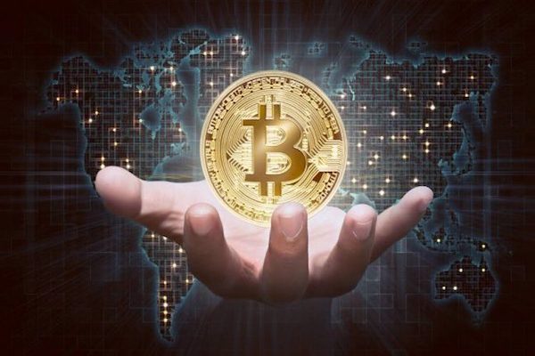 Coinbase bị hack 6.000 tài khoản, Bitcoin vẫn phi mã - Ảnh 1.