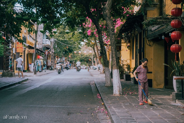 Chùm ảnh Hội An những ngày vắng khách du lịch vì dịch Covid-19, nhưng sự bình tĩnh và giữ ý thức chung khiến cuộc sống của người dân nơi đây vẫn nhẹ nhàng và luôn lạc quan - Ảnh 12.