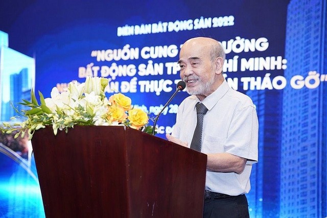 GS. Đặng Hùng Võ: Cơn sốt đất vừa qua khiến người Việt phải lao động 120 năm mới mua được nhà - Ảnh 1.