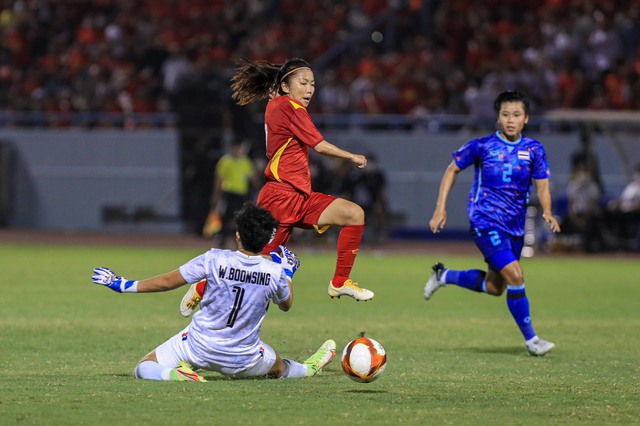 Đội trưởng Việt Nam tạo cú nổ, đè bẹp Thái Lan đem về hat-trick vàng ở SEA Games - Ảnh 3.