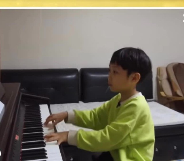  Chân dung thần đồng Hàn Quốc sở hữu IQ 204: điển trai như diễn viên, nằm top 0,0001% TG, giải thành thạo phương trình khi mới 3 tuổi - Ảnh 3.