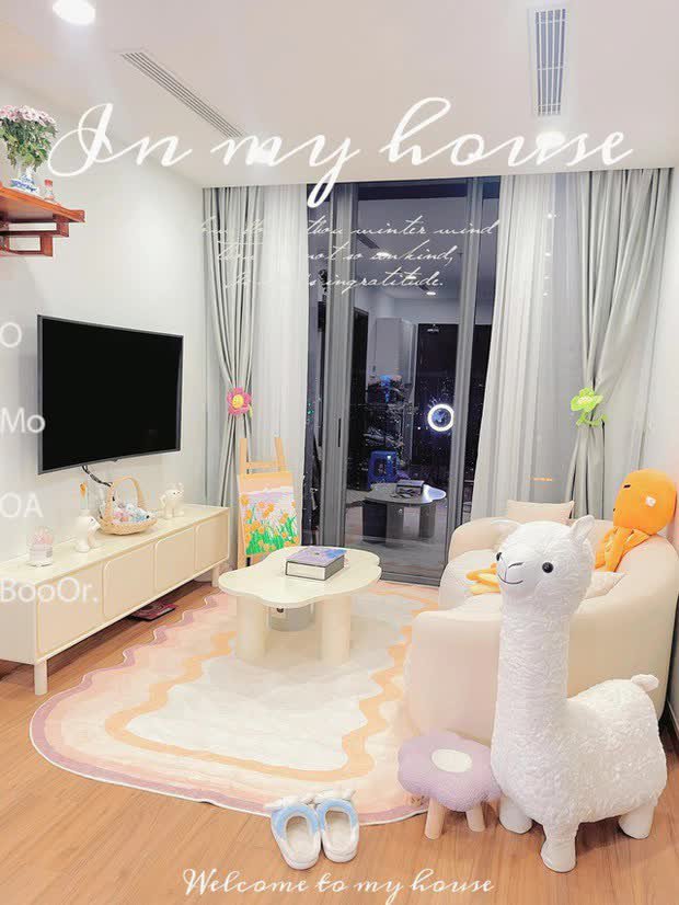  Không tiếc tiền, thuê nhà hơn 100m2 để có phòng chứa quần áo: Đồ mua để mặc còn nhiều hơn shop nhập về bán! - Ảnh 1.