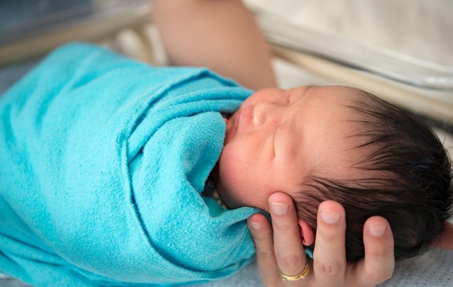 Đứa trẻ chào đời trong năm Quý Mão sẽ có vận mệnh thế nào: Thông minh, khéo léo, càng trưởng thành càng thành công cả đời không lo thiếu tiền - Ảnh 1.