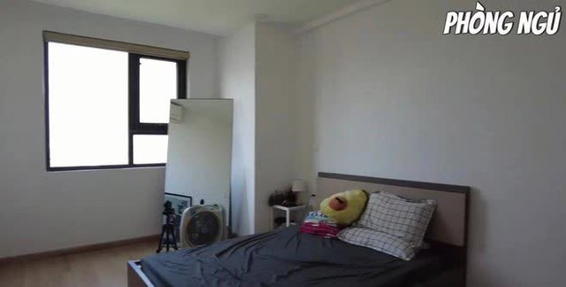 Không tiếc tiền, thuê nhà hơn 100m2 để có phòng chứa quần áo: Đồ mua để mặc còn nhiều hơn shop nhập về bán! - Ảnh 8.