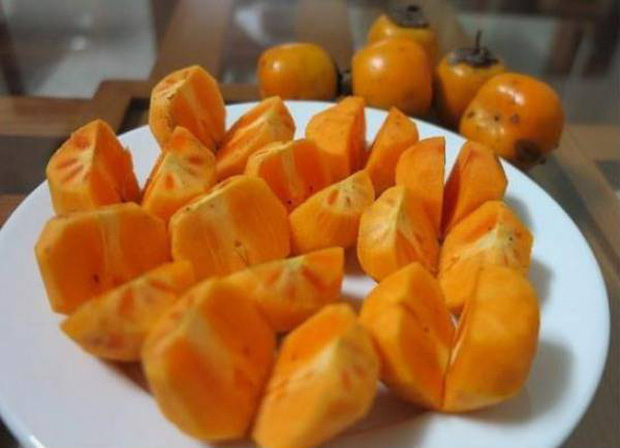 Hồng giòn vào mùa ăn vừa ngọt vừa giàu dinh dưỡng, nhưng bạn cần lưu ý 5 điều để tránh nguy cơ tắc ruột - Ảnh 4.